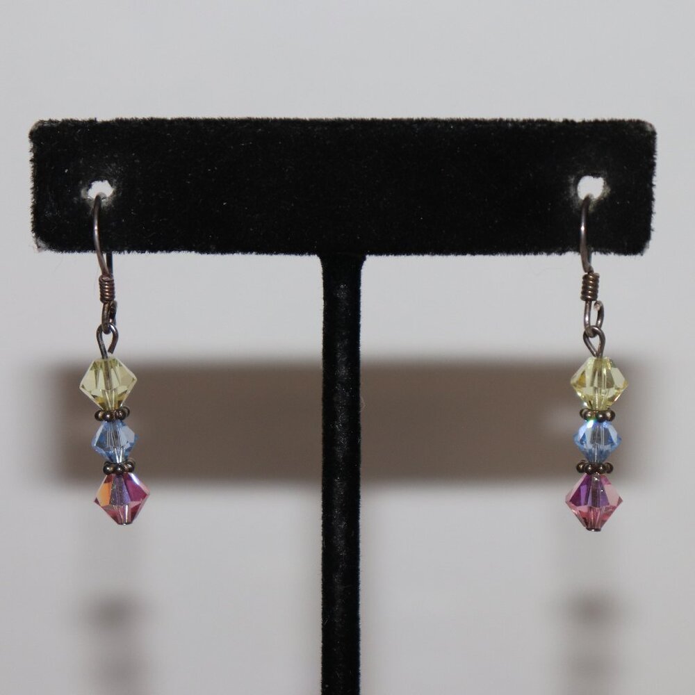 Beautiful sparkling crystal dangle earrings .925 1.5"